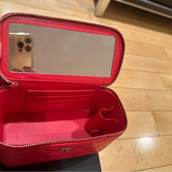 Chanel classic mini vanity with chain. Bright red color, caviar leather - Picture 4 of 14